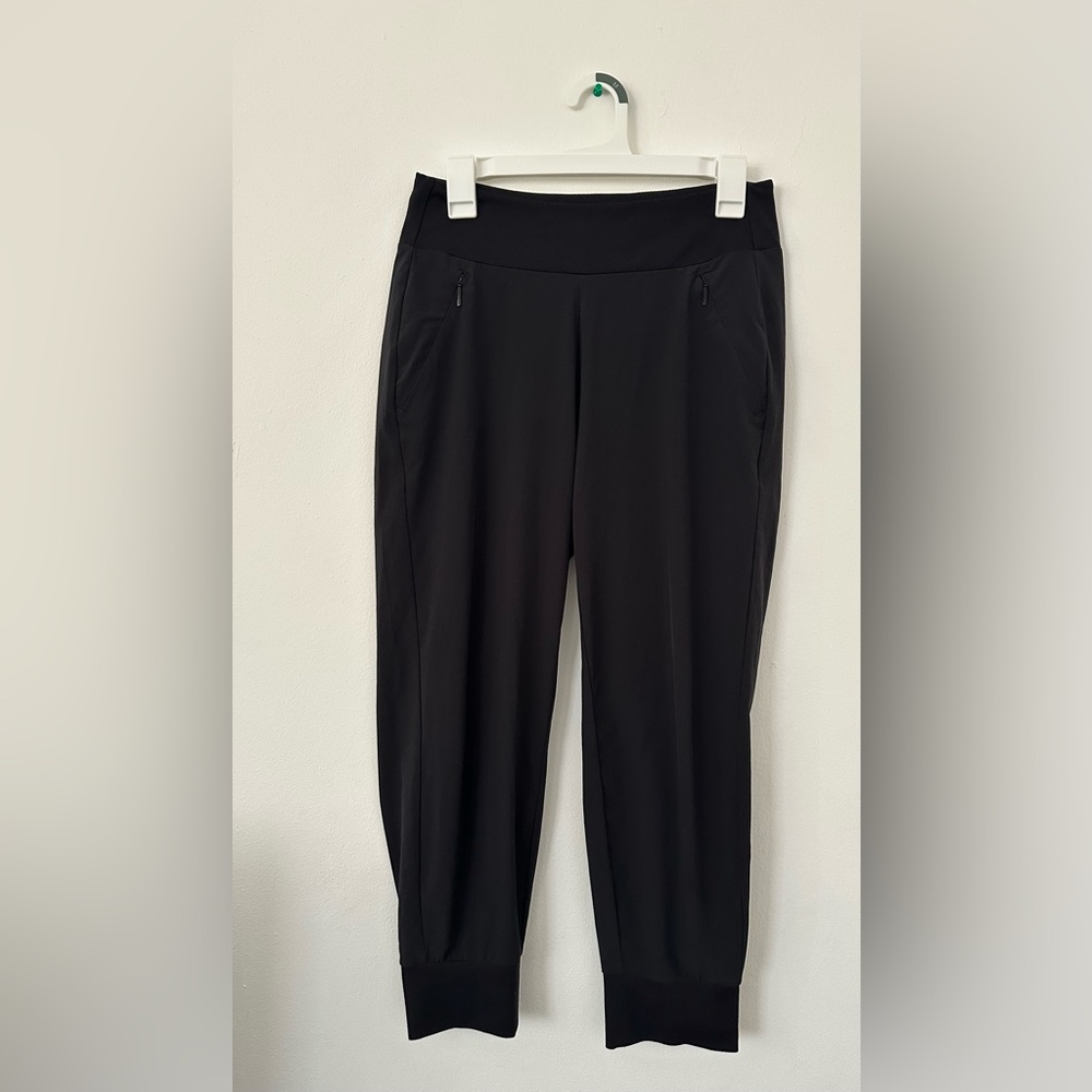 Athleta Women’s  Black Ankle Pants Size 4